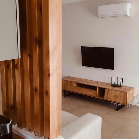 Two Bedroom Apartment With Pool Paphos Bagian luar foto