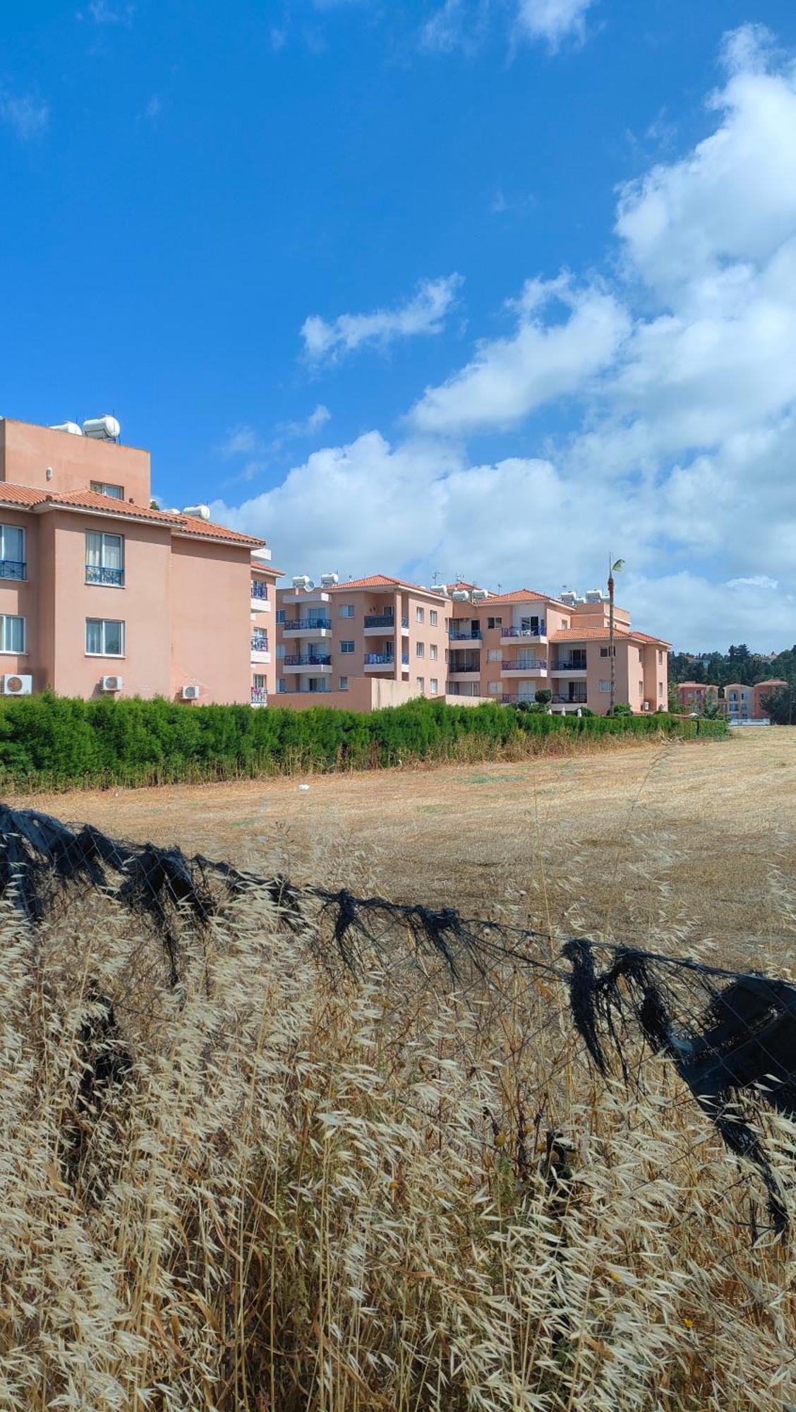 Two Bedroom Apartment With Pool Paphos Bagian luar foto
